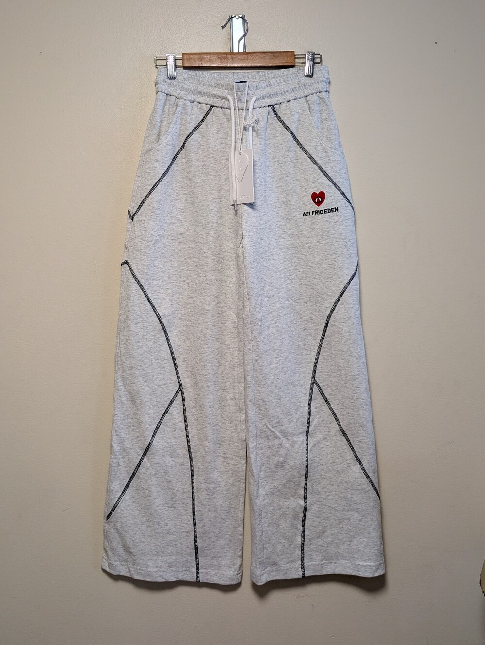 Aelfric Eden Heart Logo Wide Leg Sweatpants Small Gray Contrast Stitch NWT